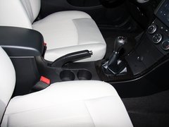2013款 1.6L 手动 三厢冠军版