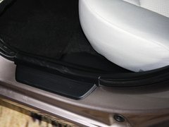 2013款 1.6L 手动 三厢冠军版