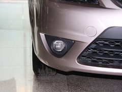 2013款 1.6L 手动 三厢冠军版