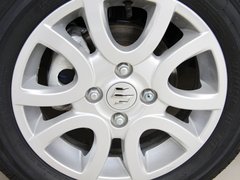 2013款 1.0L 手动 舒适型