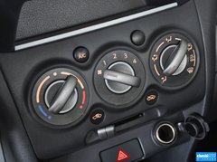 2013款 1.0L 手动 舒适型