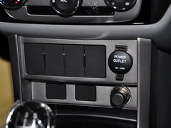 2013款 1.5L 手动 三厢 进取型