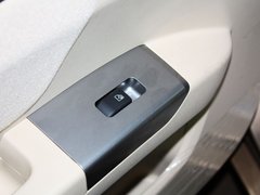2013款 1.5L 手动 三厢 精英型