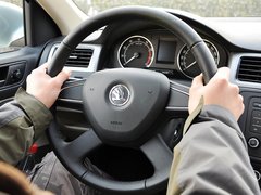 2013款 1.6L 自动 优选型
