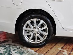 2013款 2.0L 自动 豪华版