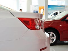 2013款 2.0L 自动 豪华版