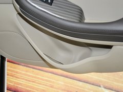 2013款 2.0L 自动 豪华版