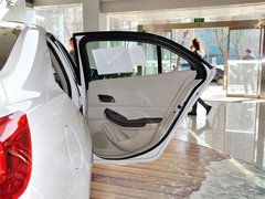 2013款 2.0L 自动 豪华版