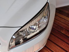 2013款 2.0L 自动 豪华版