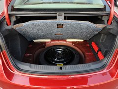 2013款 2.0L 自动 豪华版