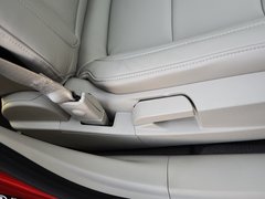 2013款 2.0L 自动 豪华版
