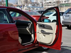 2013款 2.0L 自动 豪华版