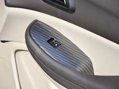2013款 2.0L 自动 豪华版