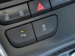 2013款 2.0L 自动 豪华版