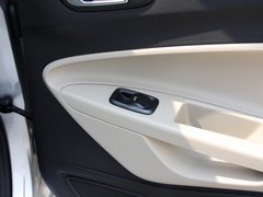 2013款 三厢 1.5L 自动 时尚型