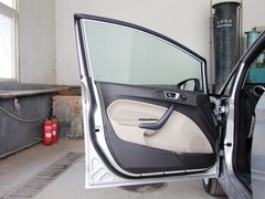 2013款 三厢 1.5L 自动 时尚型