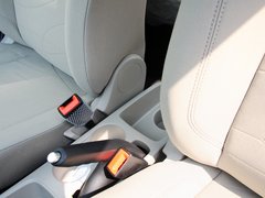 2013款 三厢 1.5L 自动 时尚型