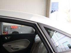 2013款 三厢 1.5L 自动 时尚型