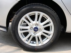 2013款 三厢 1.5L 自动 时尚型