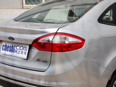 2013款 三厢 1.5L 自动 时尚型