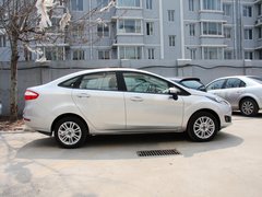 2013款 三厢 1.5L 自动 时尚型