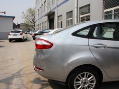 2013款 三厢 1.5L 自动 时尚型