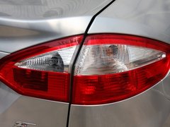 2013款 三厢 1.5L 自动 时尚型
