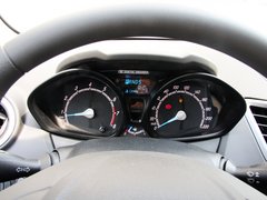 2013款 三厢 1.5L 自动 时尚型