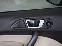 2013款 三厢 1.5L 自动 时尚型