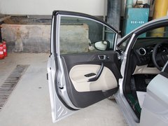 2013款 三厢 1.5L 自动 时尚型