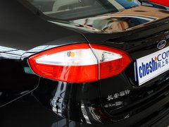 2013款 三厢 1.5L 自动 时尚型