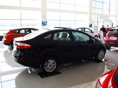 2013款 三厢 1.5L 自动 时尚型
