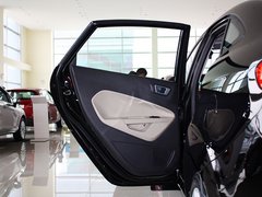 2013款 三厢 1.5L 自动 时尚型