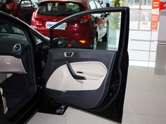 2013款 三厢 1.5L 自动 时尚型