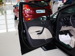 2013款 三厢 1.5L 自动 时尚型