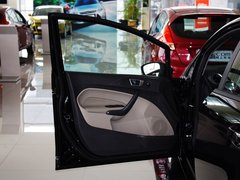2013款 三厢 1.5L 自动 时尚型