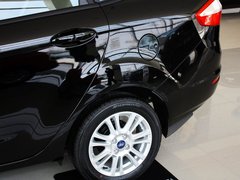 2013款 三廂 1.5L 自動 時尚型