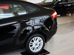 2013款 三廂 1.5L 自動 時尚型