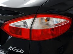 2013款 三厢 1.5L 自动 时尚型