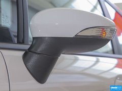 2013款 三厢 1.5L 自动 时尚型
