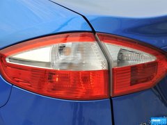 2013款 三厢 1.5L 自动 时尚型
