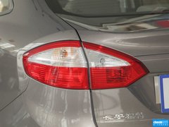 2013款 三厢 1.5L 自动 时尚型