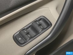 2013款 三厢 1.5L 自动 时尚型