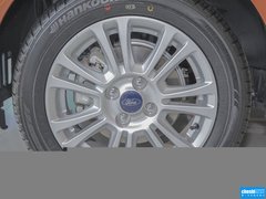 2013款 三厢 1.5L 自动 时尚型