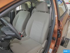 2013款 三厢 1.5L 自动 时尚型