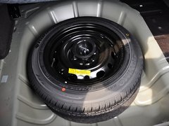2013款 三厢 1.5L 手动 时尚型