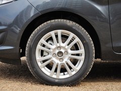 2013款 三厢 1.5L 手动 时尚型