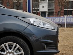 2013款 三厢 1.5L 手动 时尚型