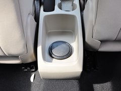 2013款 三厢 1.5L 手动 时尚型
