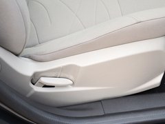 2013款 三厢 1.5L 手动 时尚型
